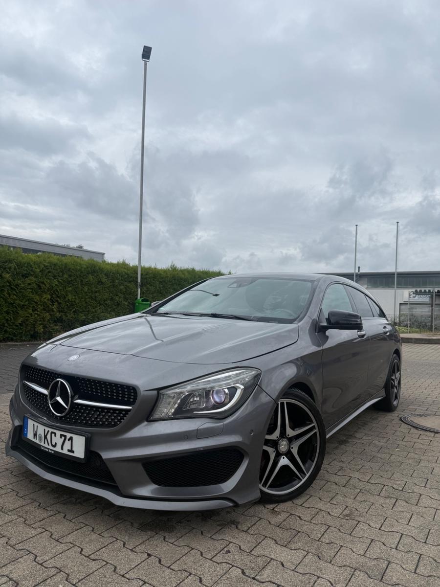 Mercedes-Benz CLA220 CDI AMG NIGHTPAKET AMBIENTE CARPLAY