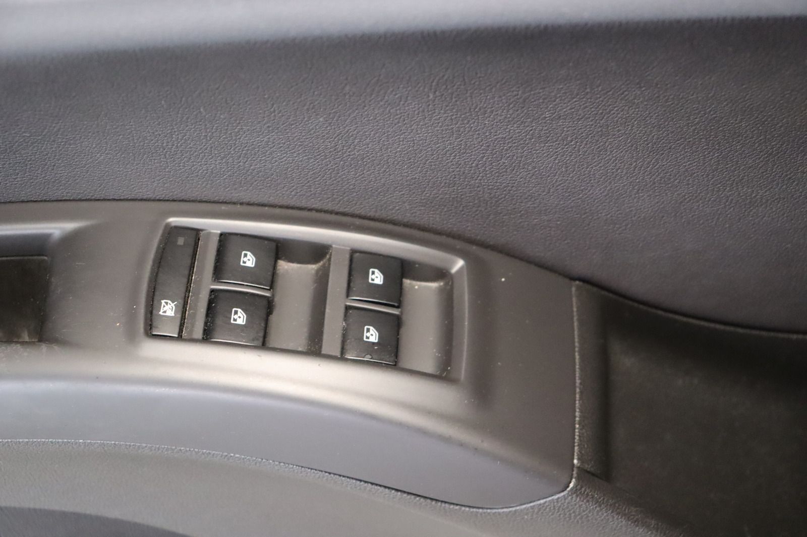 Fahrzeugabbildung Opel Meriva 1.3 CDTI Lenkradhzg. * PDC * Tempomat