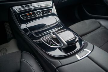 Fahrzeugabbildung Mercedes-Benz E220d T-Modell AMG-LINE BURM.|SOFTCL|360°|AMBIEN