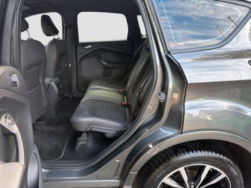 Ford Kuga - 10