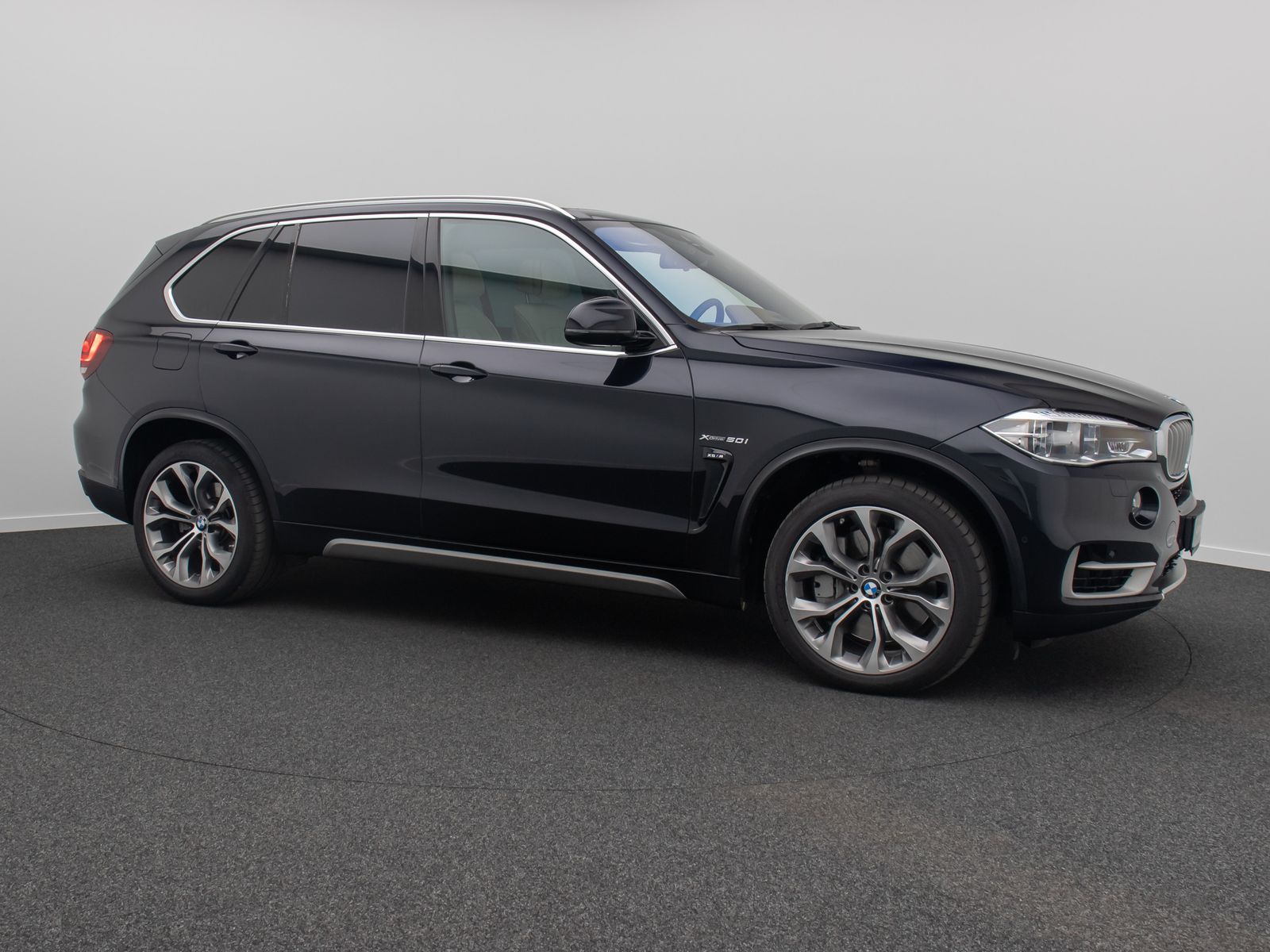 Fahrzeugabbildung BMW X5 xD50i ACC 360°Memory B&O NighVis DAB 20" Voll