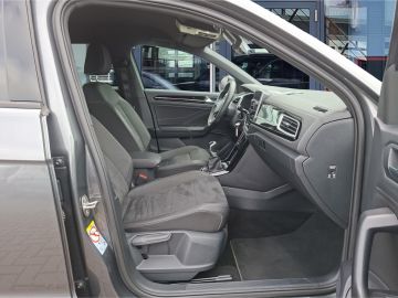 Volkswagen T-Roc R-Line 1.5 TSI °LED°Navi°RFK°ACC°SHZ°AAC°
