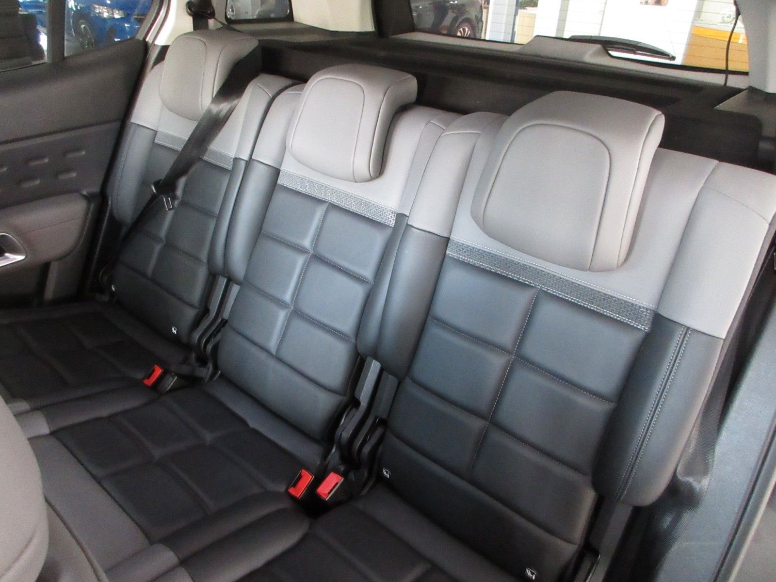 Fahrzeugabbildung Citroën C5 Aircross 1.2T LED/NAVI/SHZ/LEDER/R´CAM