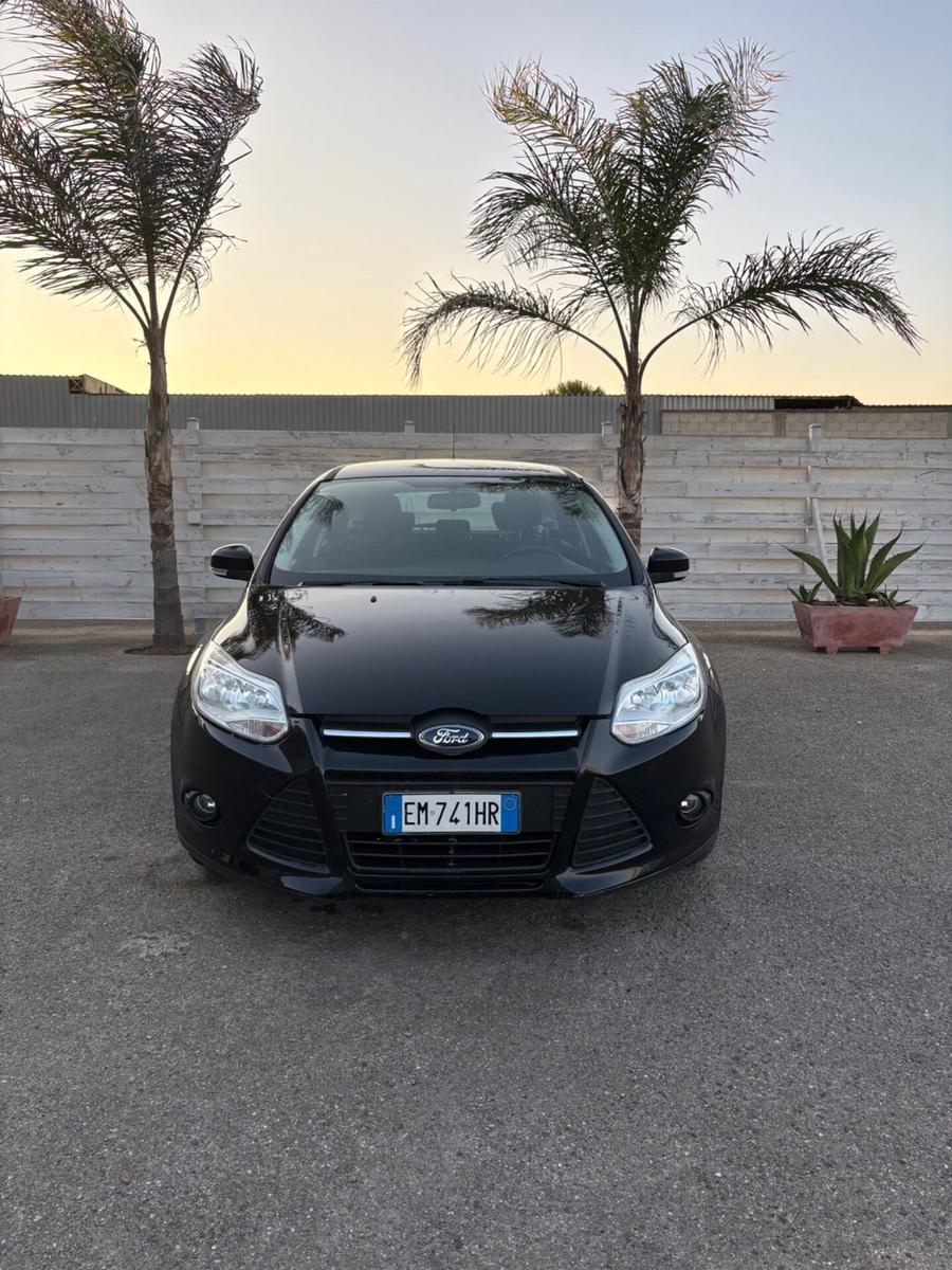 Ford Focus 2012 — photo 15