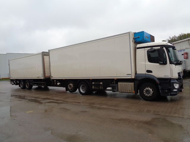 Mercedes-Benz Antos 2540 + Schmitz Retarder Lenkachse