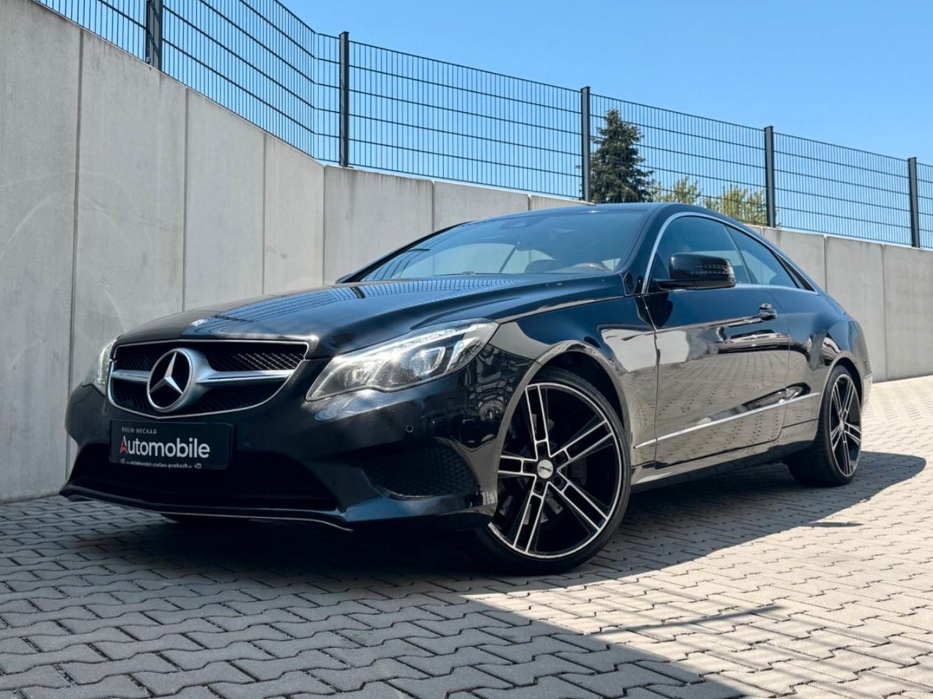 Mercedes-Benz E 400E400 Coupe/LED/Leder/H&K/Totwink/SteuerketteNEU