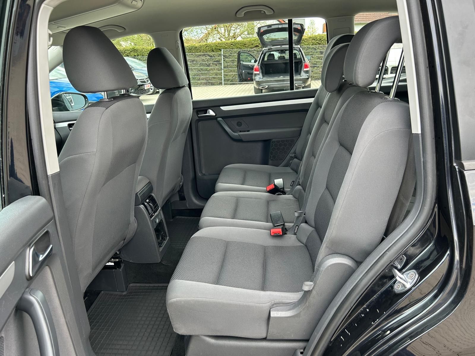 Fahrzeugabbildung Volkswagen Touran 1.6 TDI°7 Sitzer°Shz°Klimaauto.°2.Hand°