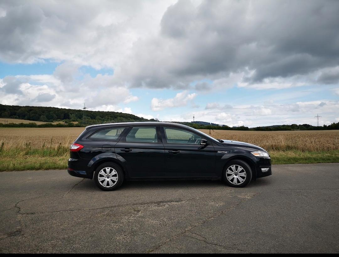 Ford Mondeo 2011 — салон