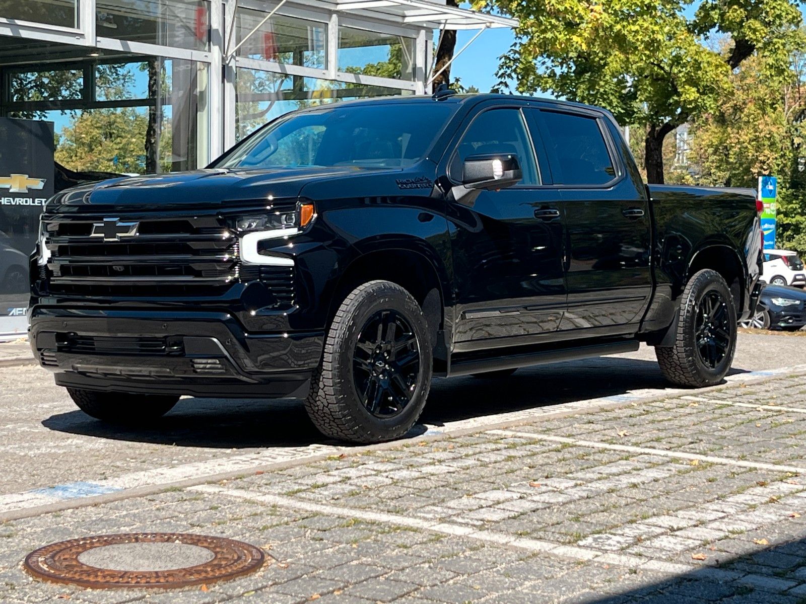 Fahrzeugabbildung Chevrolet Silverado 6.2 V8 High Country Midnight*LPG*360°