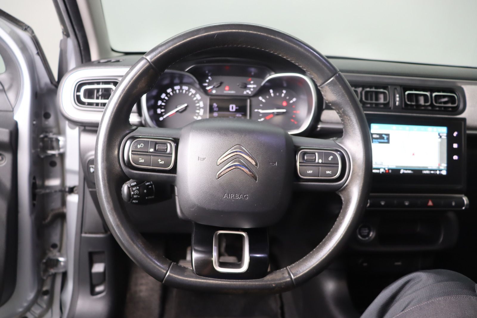 Fahrzeugabbildung Citroën C3 * LED * Navi * Keyless * 8-fach