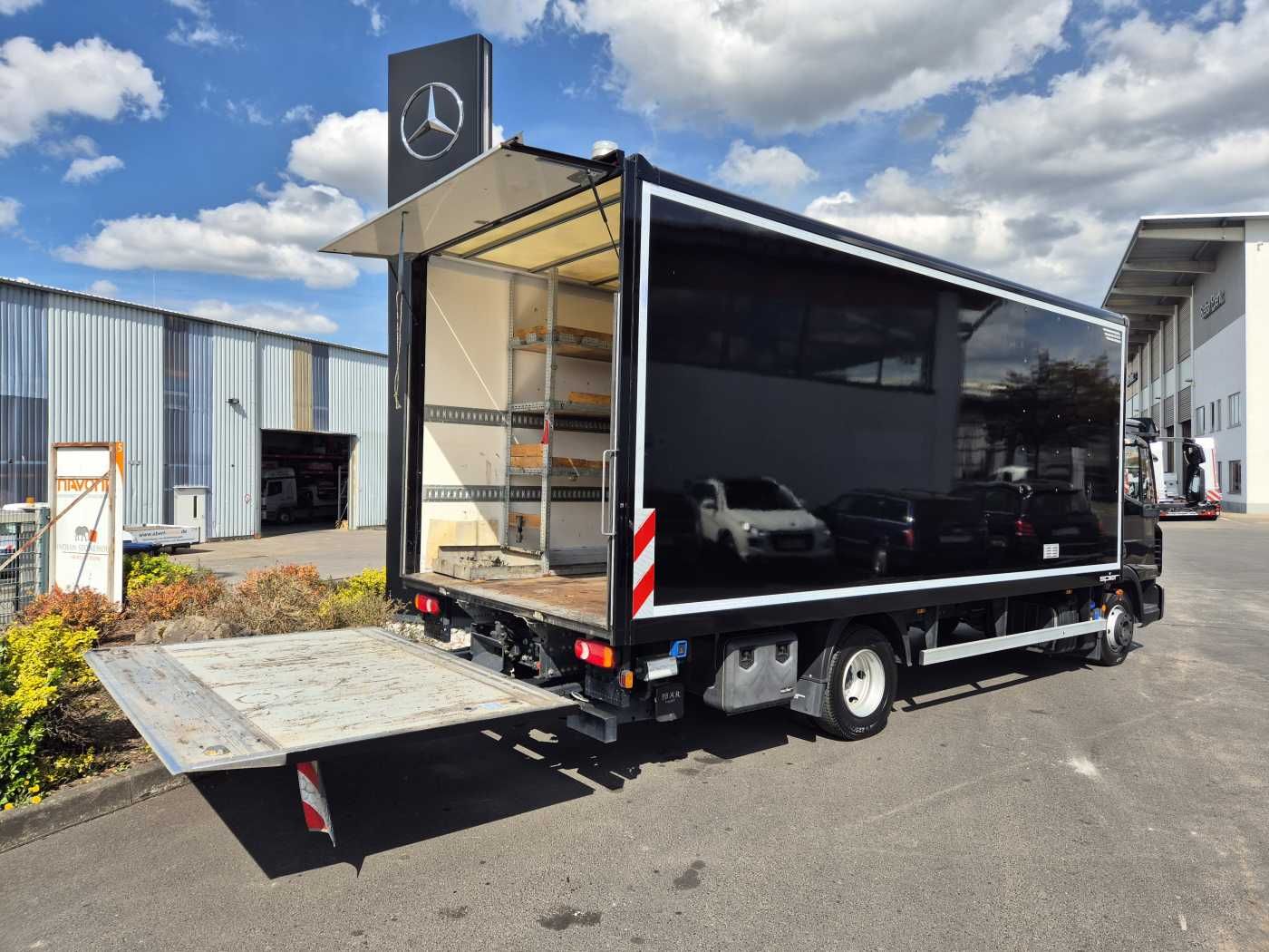 Fahrzeugabbildung Iveco Eurocargo ML80E21/P LBW Bär 1.500kg 2x AHK