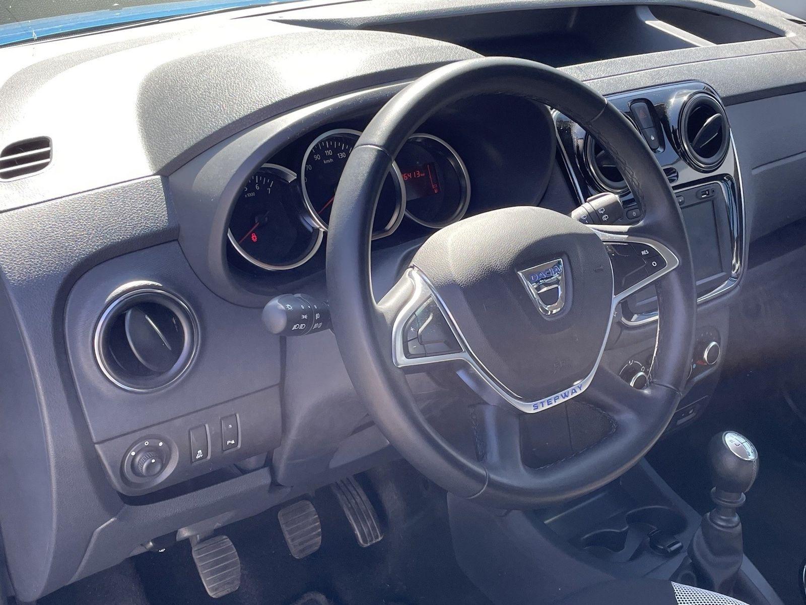 Fahrzeugabbildung Dacia Dokker Stepway Plus TCe 130