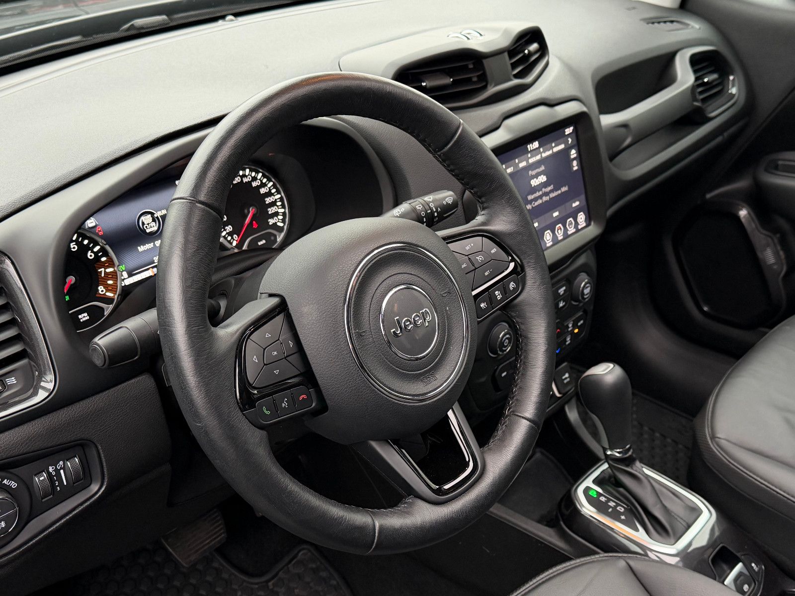 Fahrzeugabbildung Jeep Renegade Longitude Mild-Hybrid FWD/PANO/NAVI/KAM