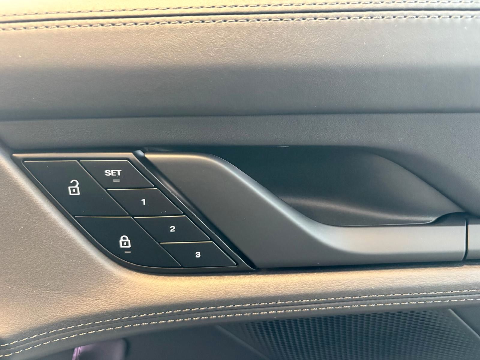 Fahrzeugabbildung Porsche Taycan Sport Turismo/Sportchrono/Bose/Pano/