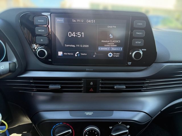 Fahrzeugabbildung Hyundai i20 1.0 Edition 30 +KLIMA+RFK+PDC+SHZ+CARPLAY+UV