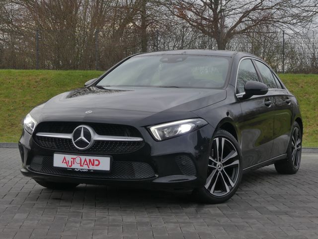 Mercedes-Benz A180 Lim. Edition 19 LED Burmester Navi Kamera