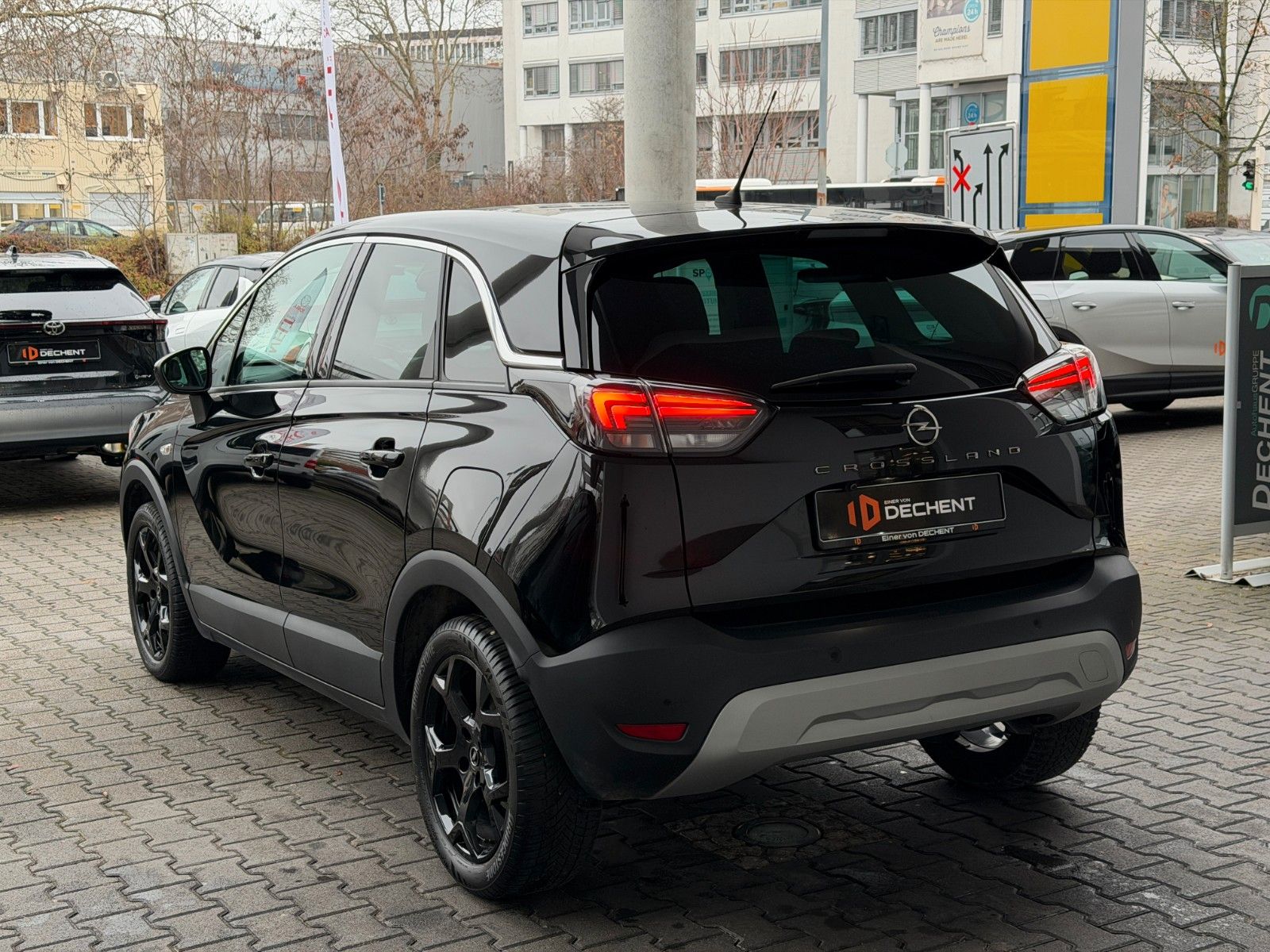 Fahrzeugabbildung Opel Crossland Elegance 110PS Navi/Kamera/Allwetter!