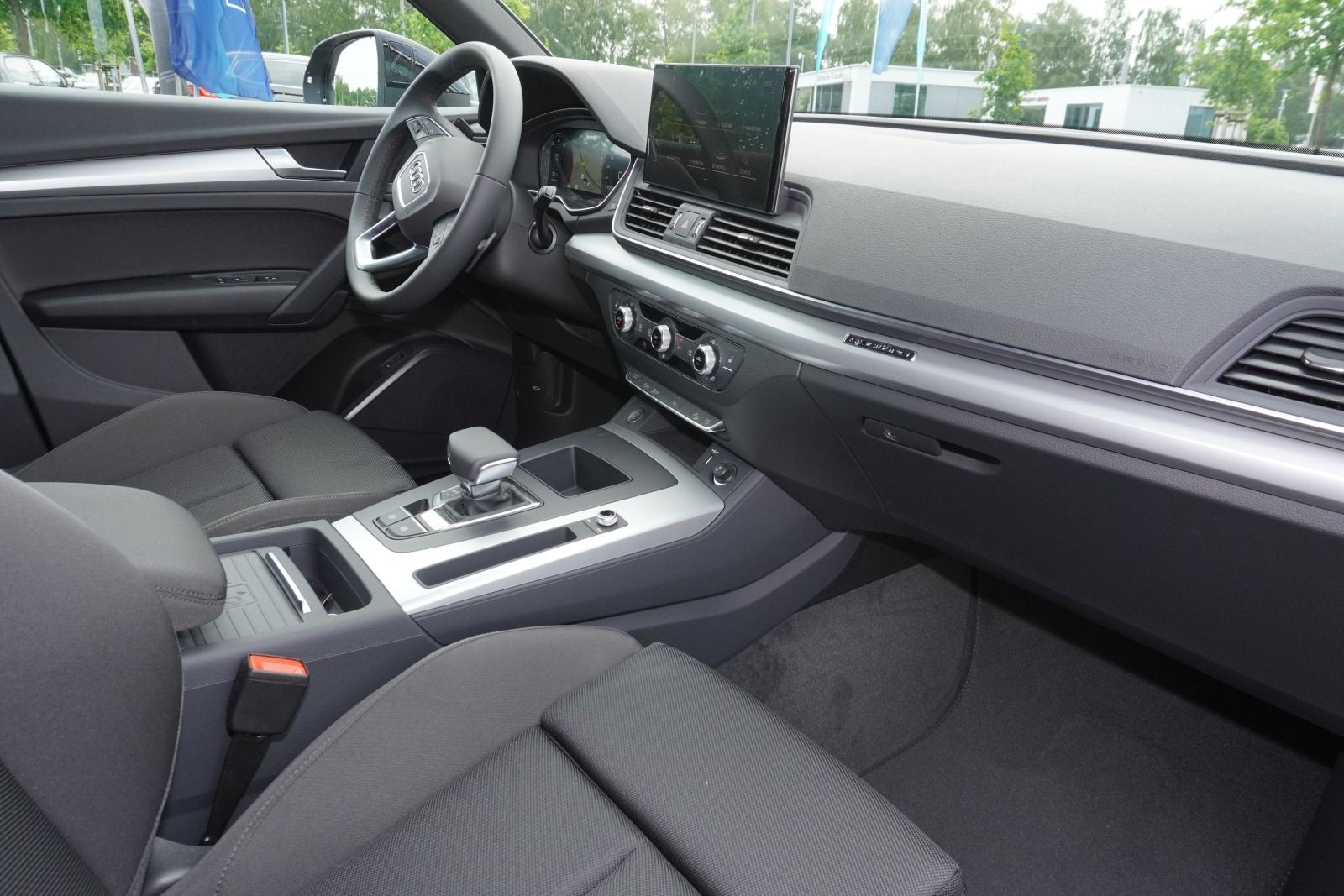 Fahrzeugabbildung Audi Q5 advanced 40 TFSI quattro 150(204) kW(PS) S tr