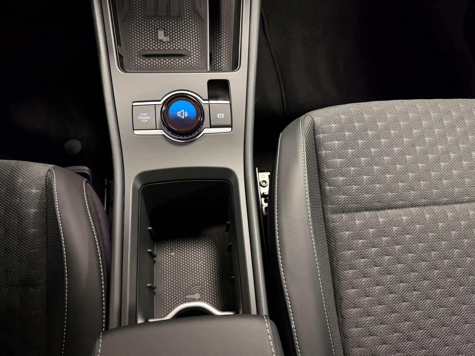 Fahrzeugabbildung Volkswagen T-Roc 1.5 eTSI DSG R-Line+AHK+ACC+TOTWINKEL+RFK+