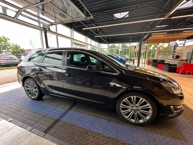 Opel Astra  J Sports Tourer Exklusiv