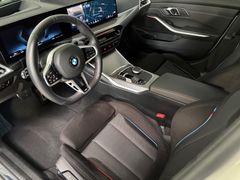 Fahrzeugabbildung BMW 320d Touring M Sport -- Pano/ACC/HeadUp/HiFi