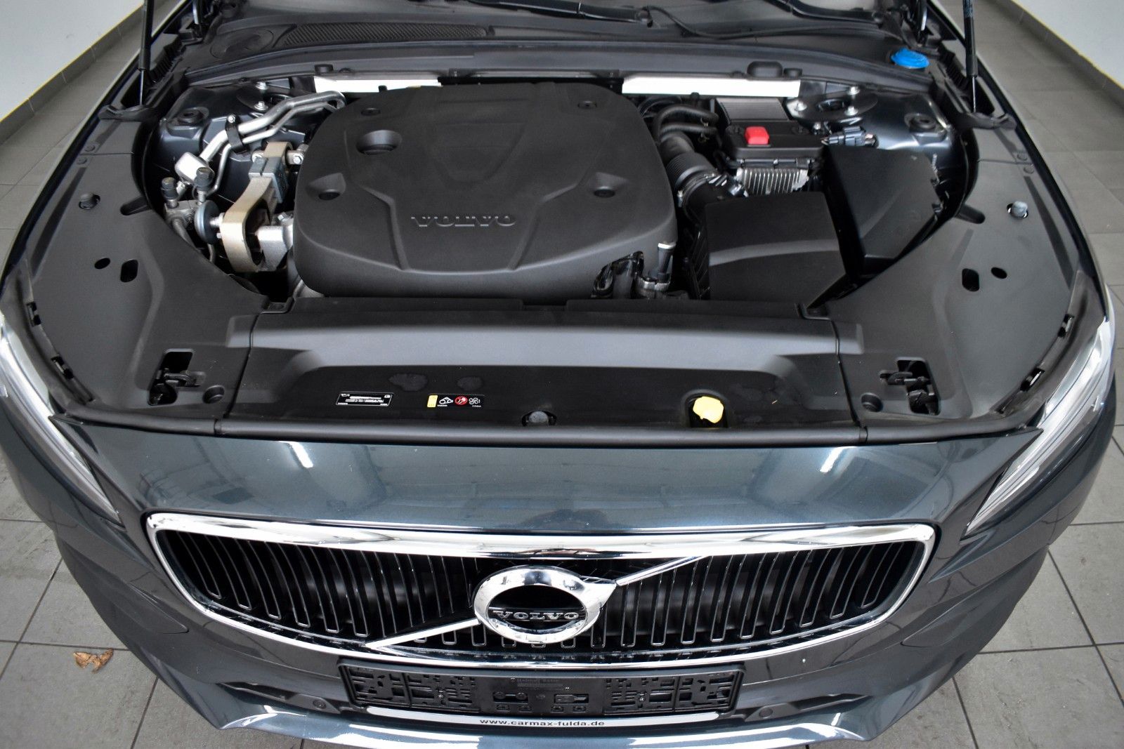 Fahrzeugabbildung Volvo V90 D4 Momentum Pro,Leder,Navi,LED,SH,Kamera,ACC