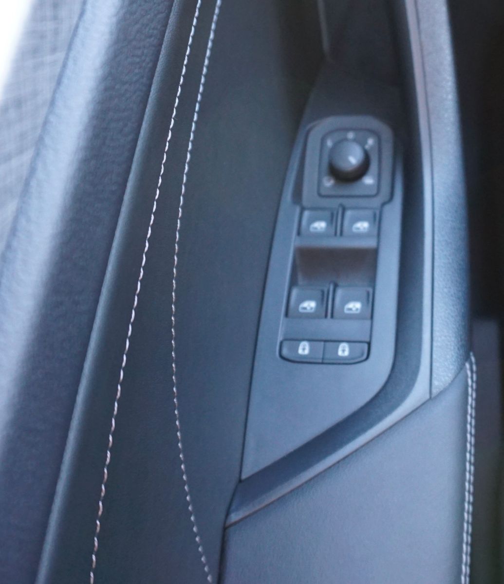 Fahrzeugabbildung SKODA Kodiaq Tour 4x4, LED,Navi,Kamera,SH,DAB,AHK