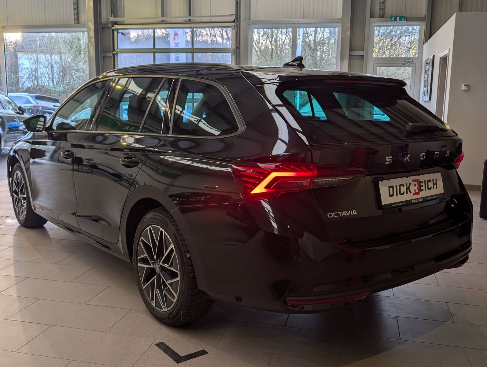 Fahrzeugabbildung SKODA Octavia 1.5 TSI mHEV DSG ACC Style-Paket AHK 17"