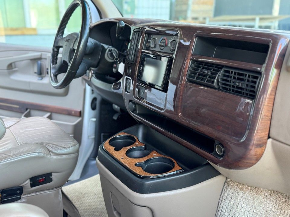 Fahrzeugabbildung Chevrolet Express Regency Protege 5.3 V8 LPG LowTop