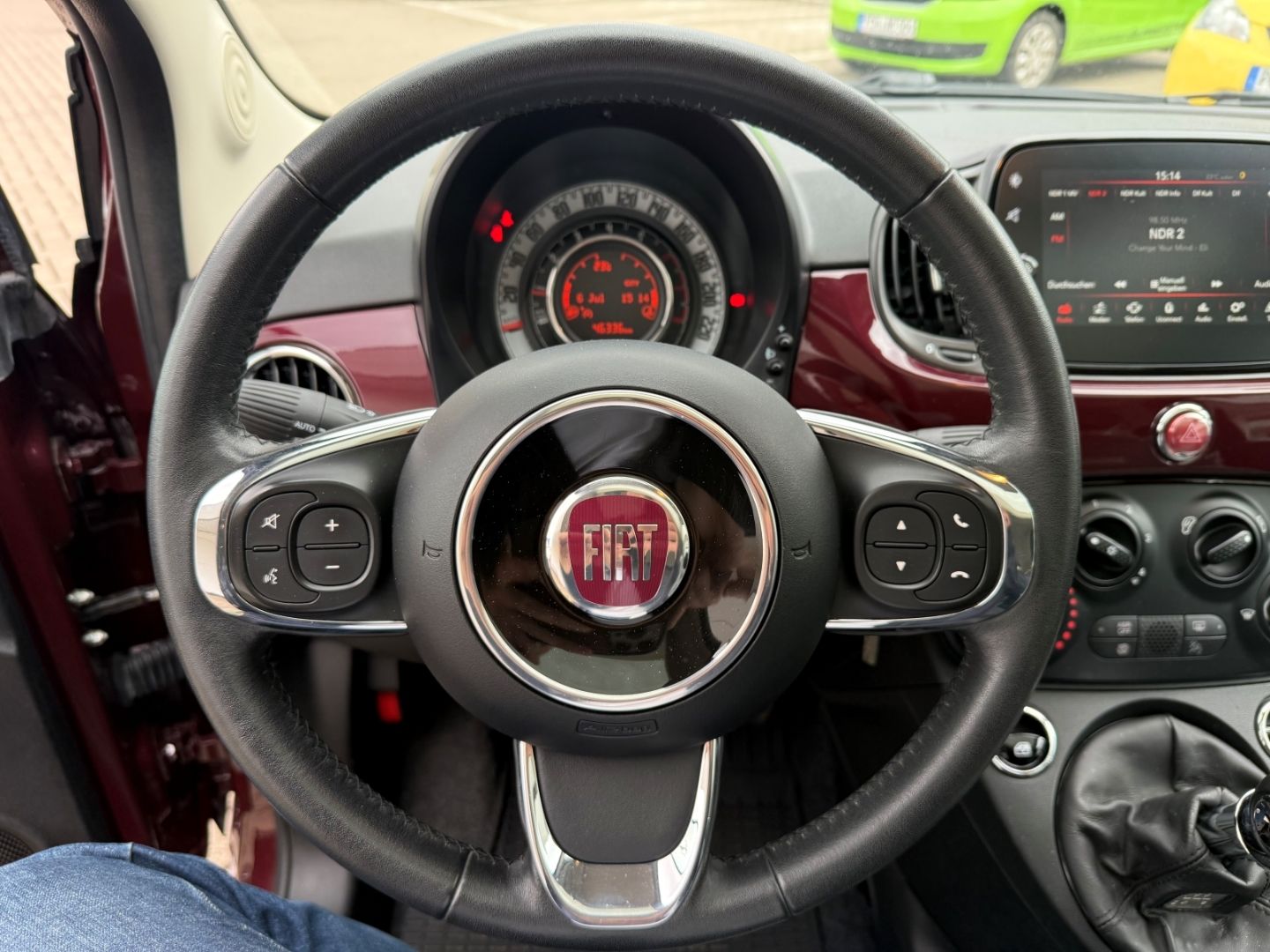 Fahrzeugabbildung Fiat 500 Lounge Pano CarPlay Temp PDC ALU BT Berganfa