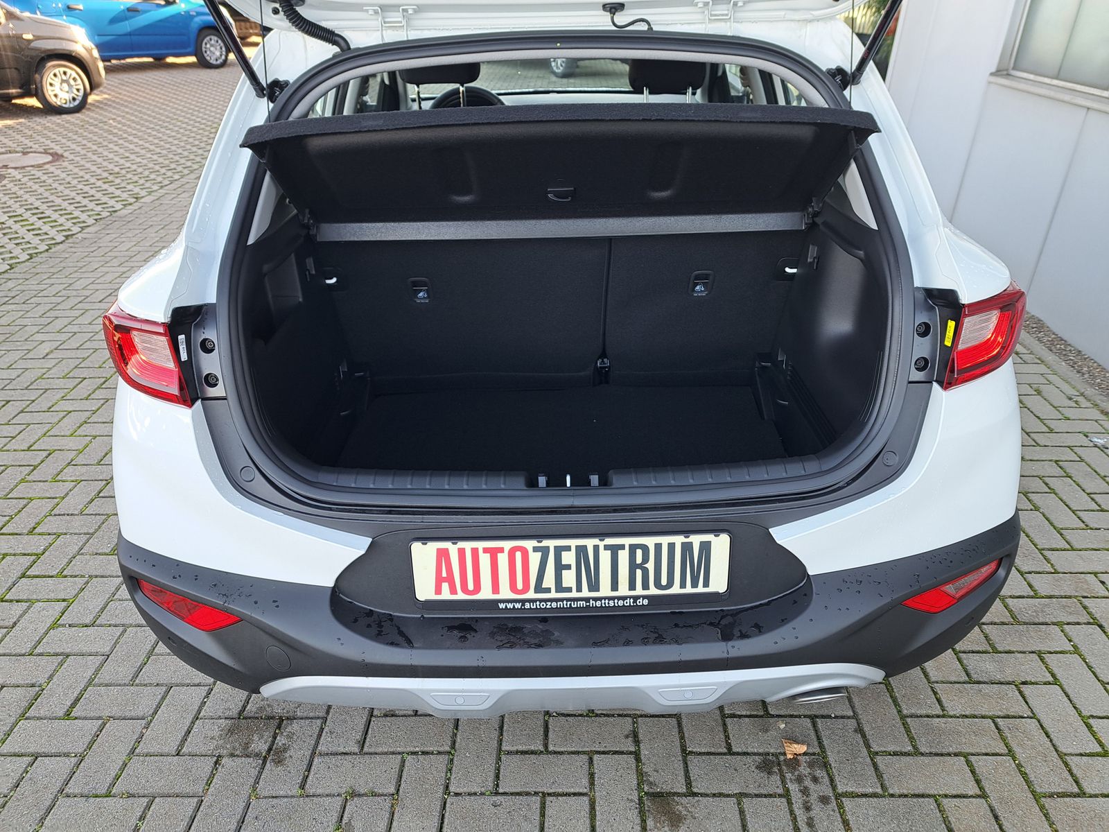 Fahrzeugabbildung Kia Stonic 1.0 T-GDI AUTOMATIK LED NAVI WINTERPAKET