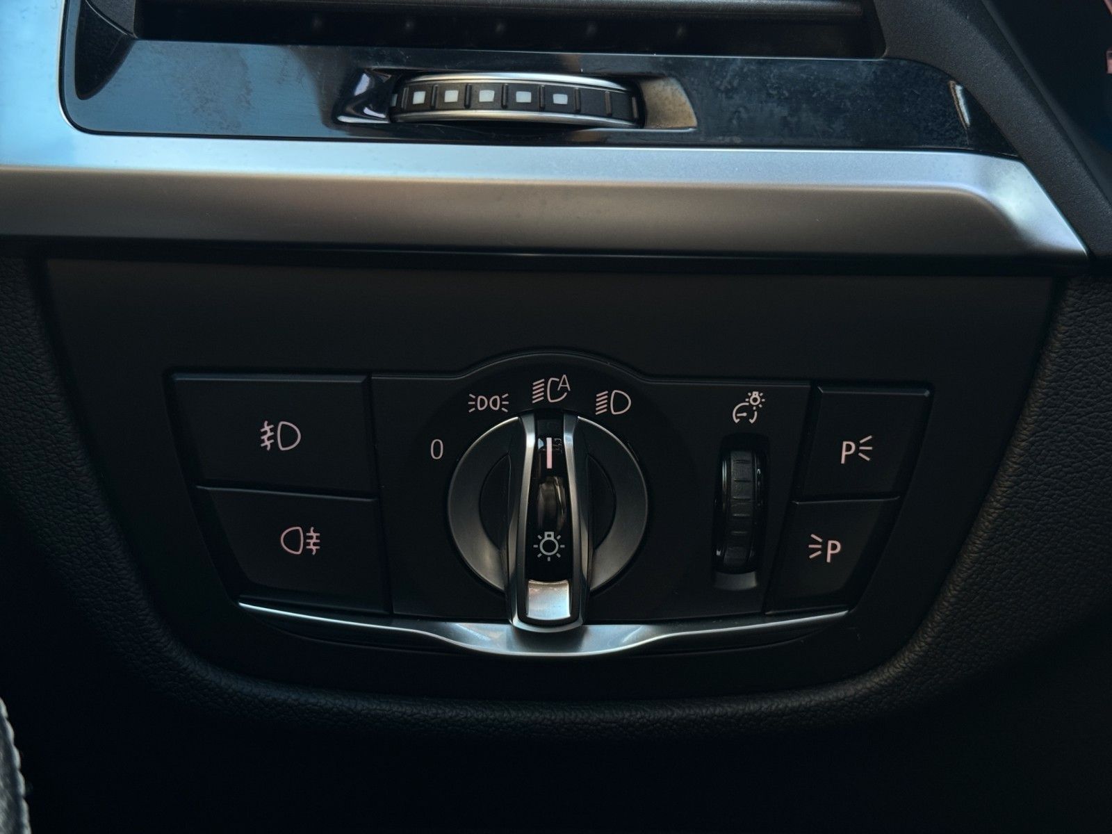 Fahrzeugabbildung BMW X3 M40i Pano/HUD/Bhz.Sport.Lenkrad/Elektr.Sitze