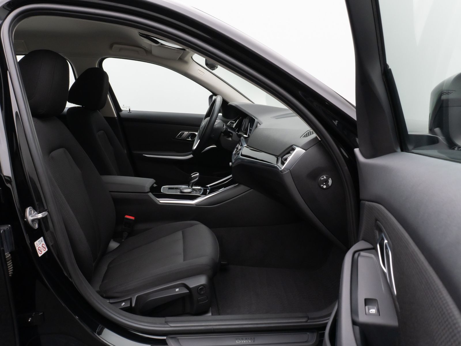 Fahrzeugabbildung BMW 320d GeschwindigReg DAB Kamera Alarm CockpitPlus