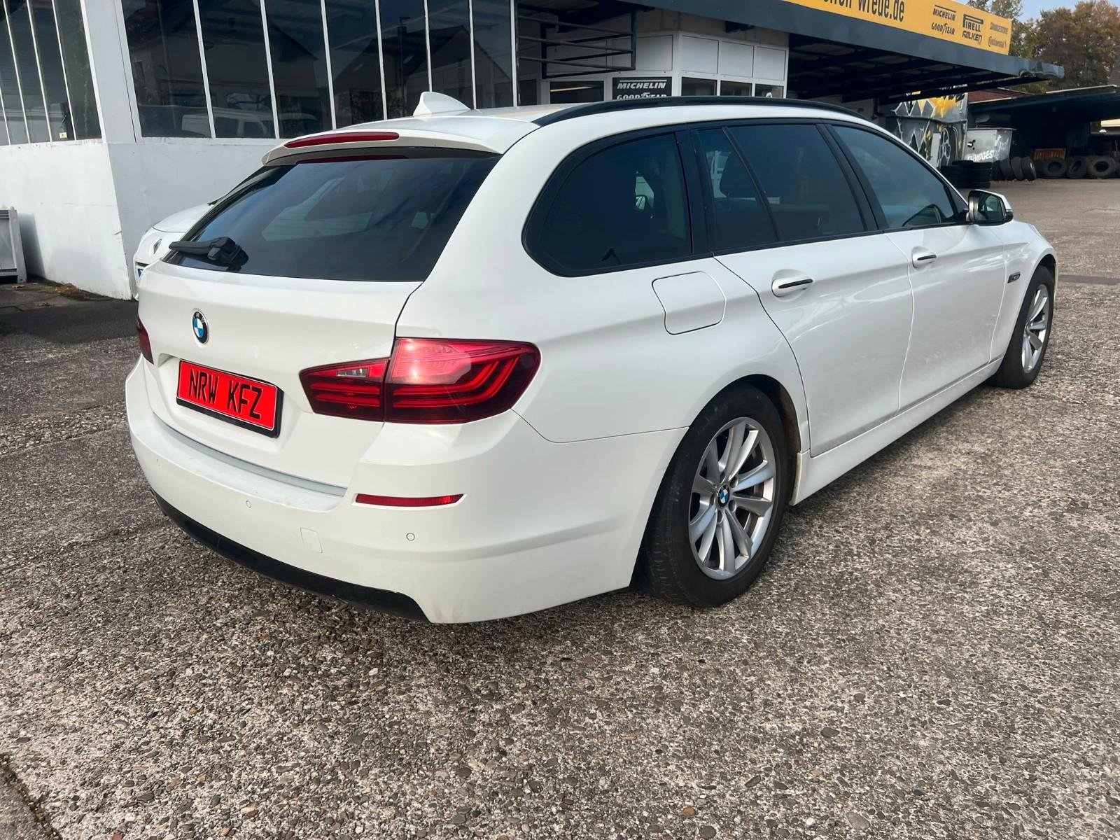 BMW 520 2013 — interior