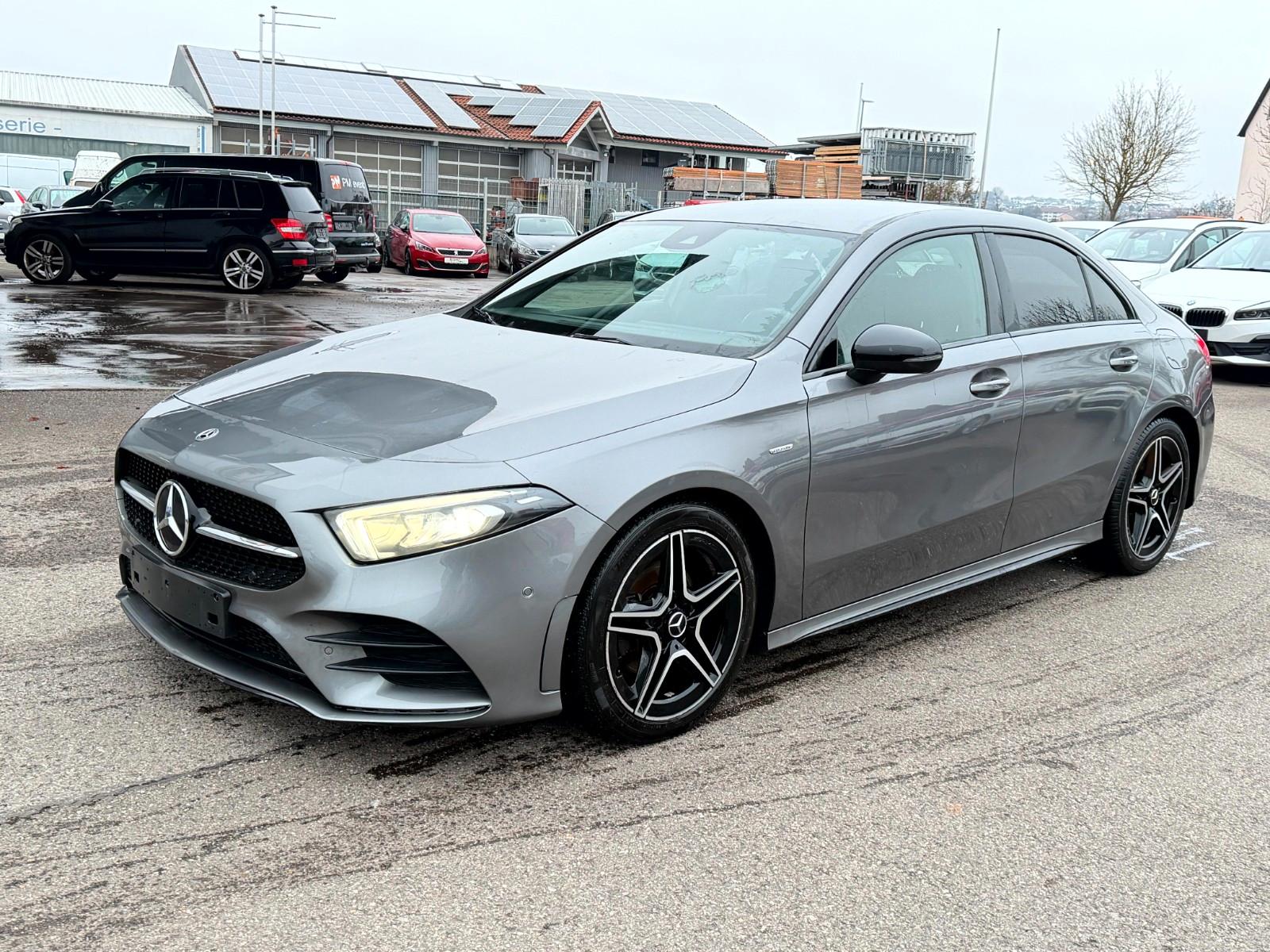 Mercedes-Benz A 180d Limousine 8G Edition 2020 *AMG Line* VOLL