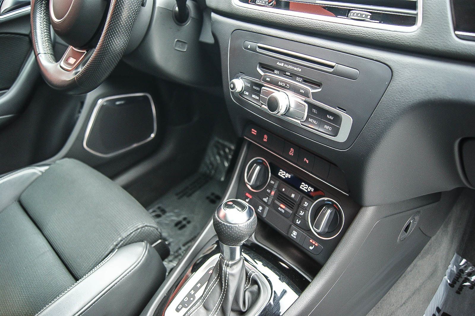 Fahrzeugabbildung Audi Q3 14TSI S-tronic S-LINE PLUS 20-ZOLL PANO BOSE