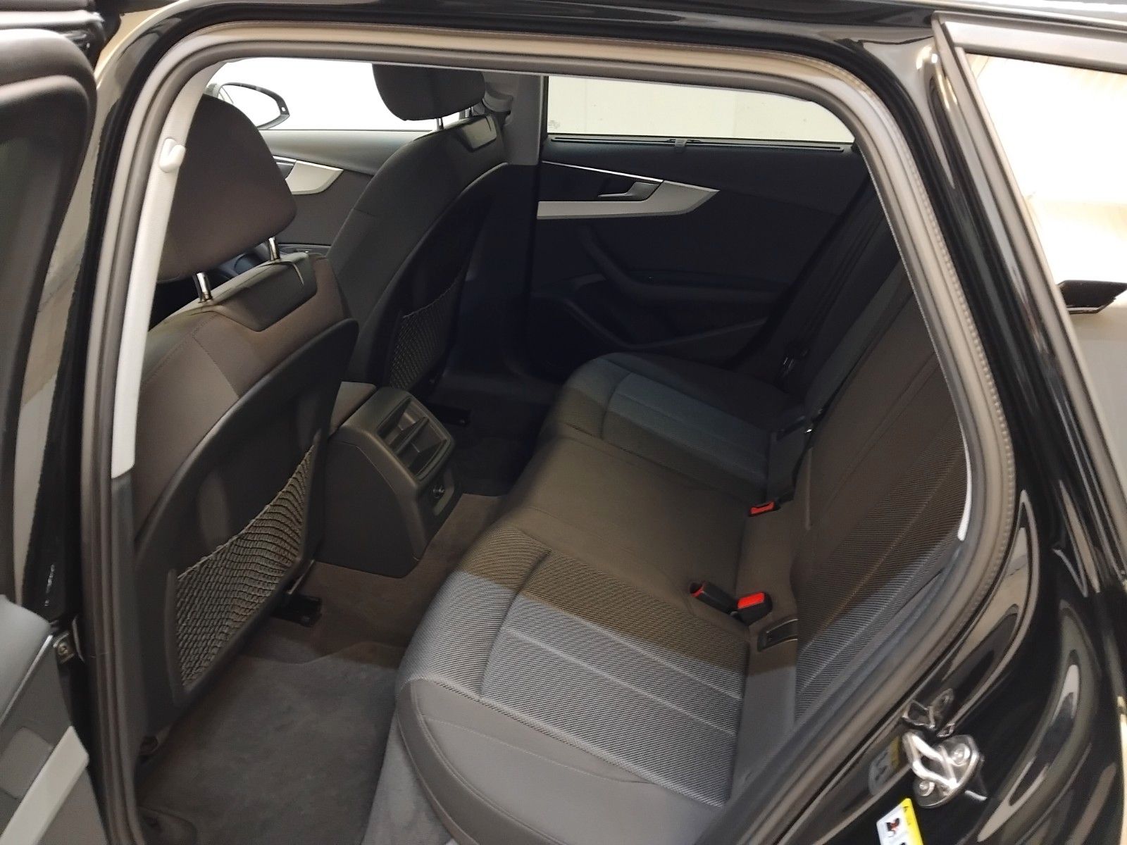 Audi A4 (05/2023, Diesel)