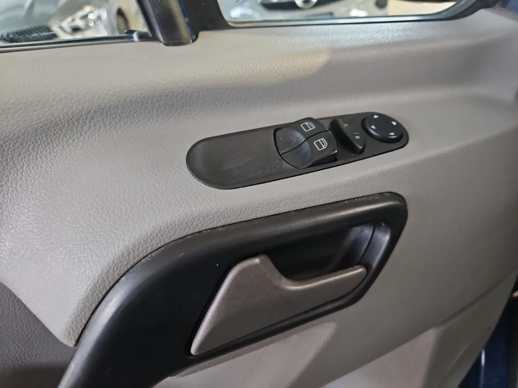 Fahrzeugabbildung Mercedes-Benz Sprinter 316 DOKA Pritsche 4x4 6 Sitze Klima