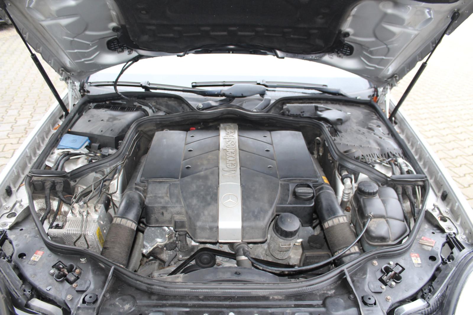 Mercedes-Benz E320 2005 — photo 30