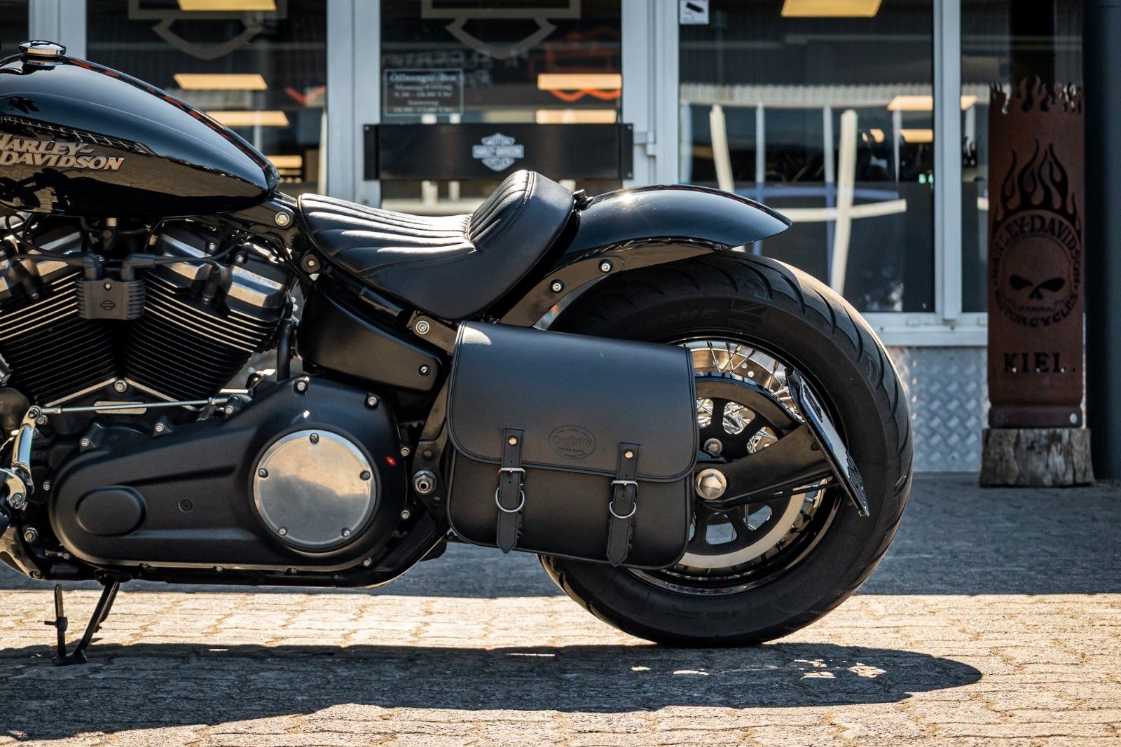 Fahrzeugabbildung Harley-Davidson STREET BOB FXBB - Heckumbau 200er Hinterreifen