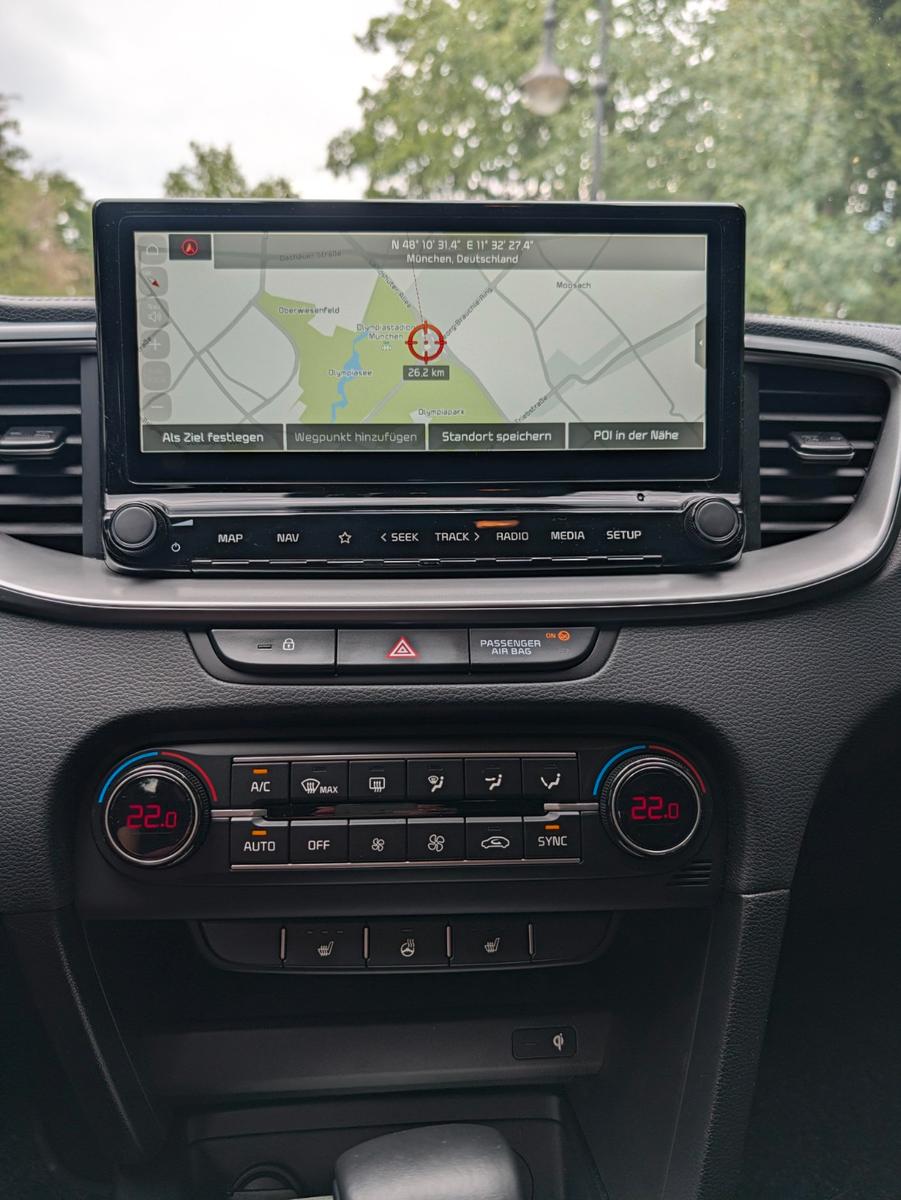 Kia cee'd SW 1.5 T-GDI DCT, AHK, LH, Keyless, 17 Zol