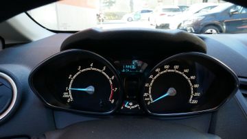 Fahrzeugabbildung Ford Fiesta Sync Edition, Sitzheizung, PDC vo.+hi.