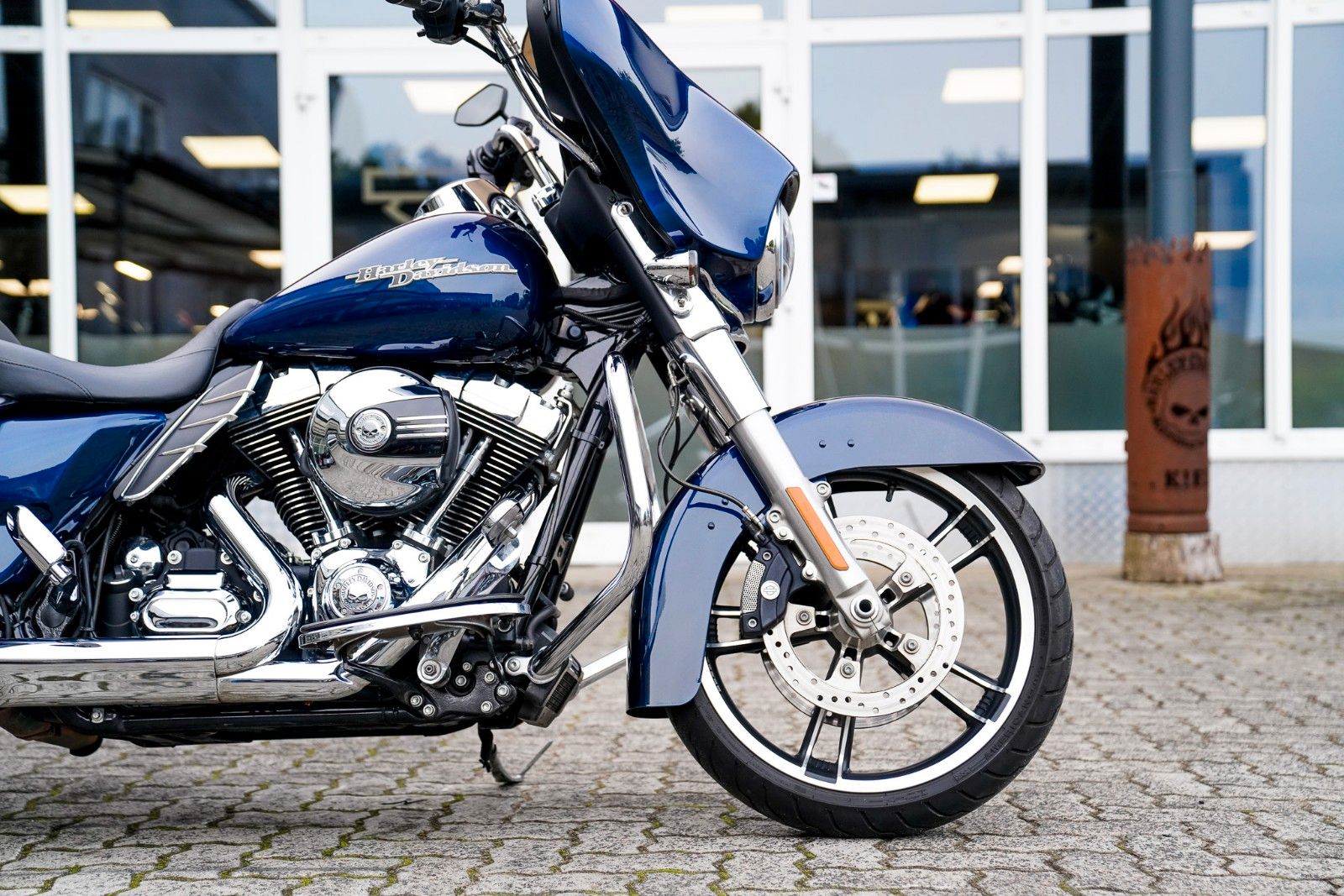 Fahrzeugabbildung Harley-Davidson FLHX Street Glide 103 cui - Jekill -