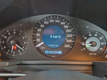 Mercedes E 200 - 12