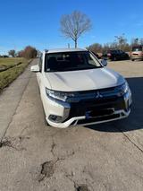 Mitsubishi Outlander Plug-in Hybrid (PHEV)... - Mitsubishi Outlander in Stuttgart