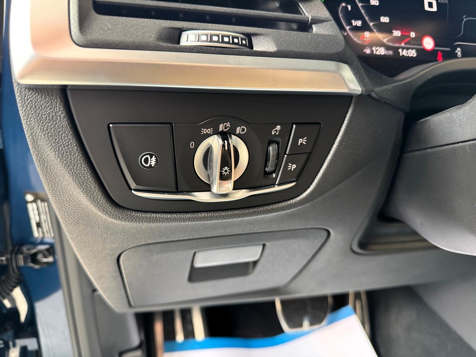 BMW X3 M40i / HUD / Pano / 360° / Live CP / LED