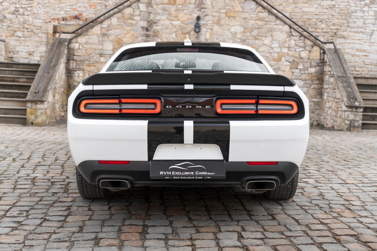 Fahrzeugabbildung Dodge Challenger 6,4L SCAT PACK ALPINE CARPLAY KAM