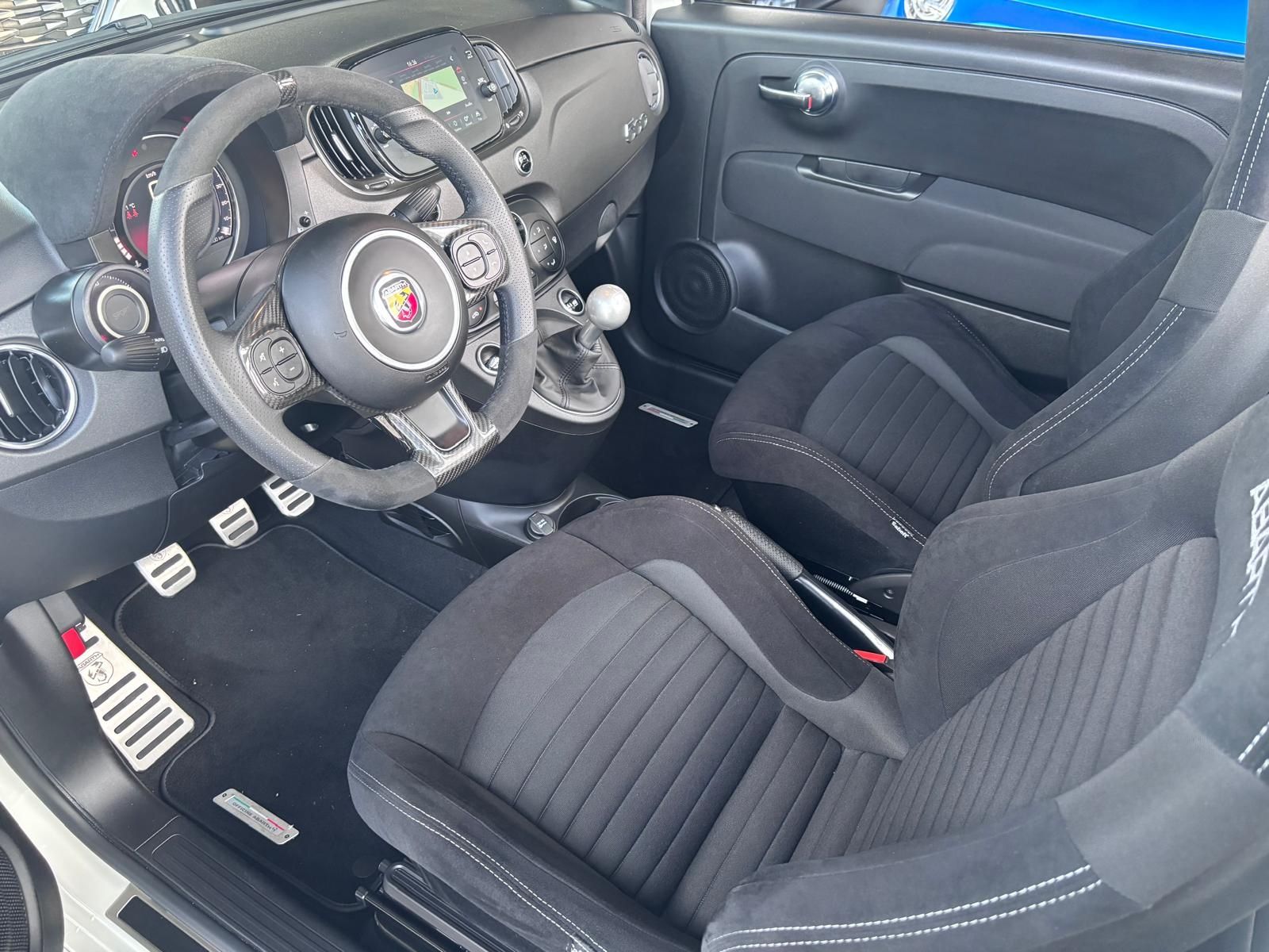 Fahrzeugabbildung Abarth 695C BEATS NAVI ALU