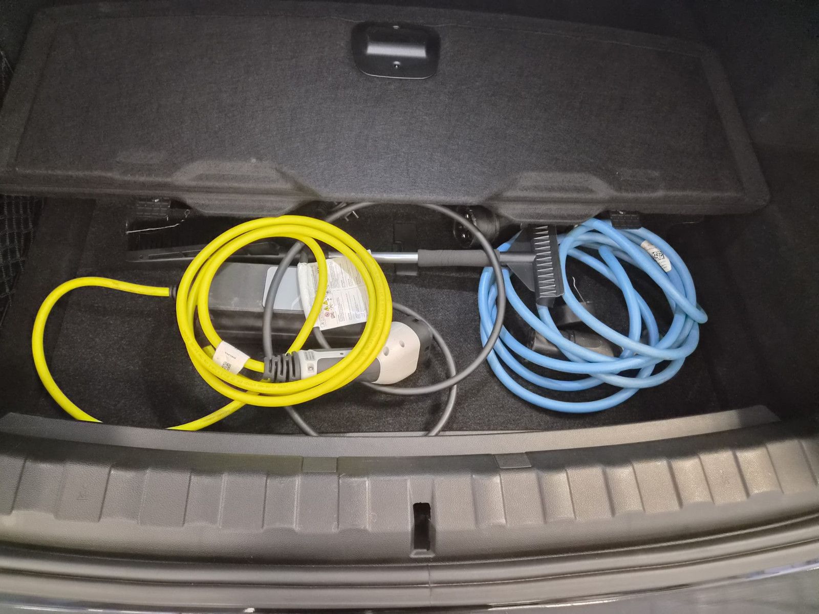 Fahrzeugabbildung BMW 330 e Advantage / NAVI / KLIMA / Garantie