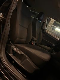 Volkswagen Golf - 8